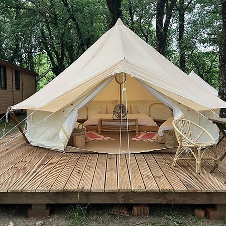 Camping Vila De Sarria Bagian luar foto
