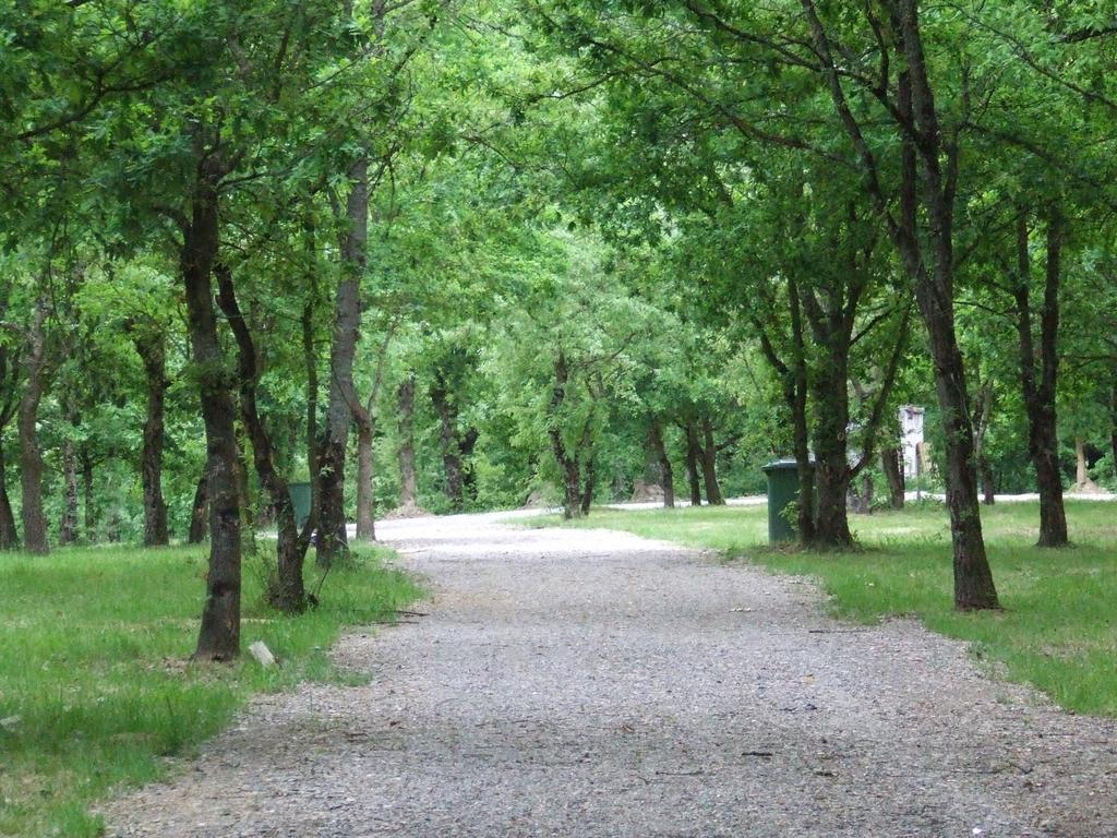 Camping Vila De Sarria Bagian luar foto